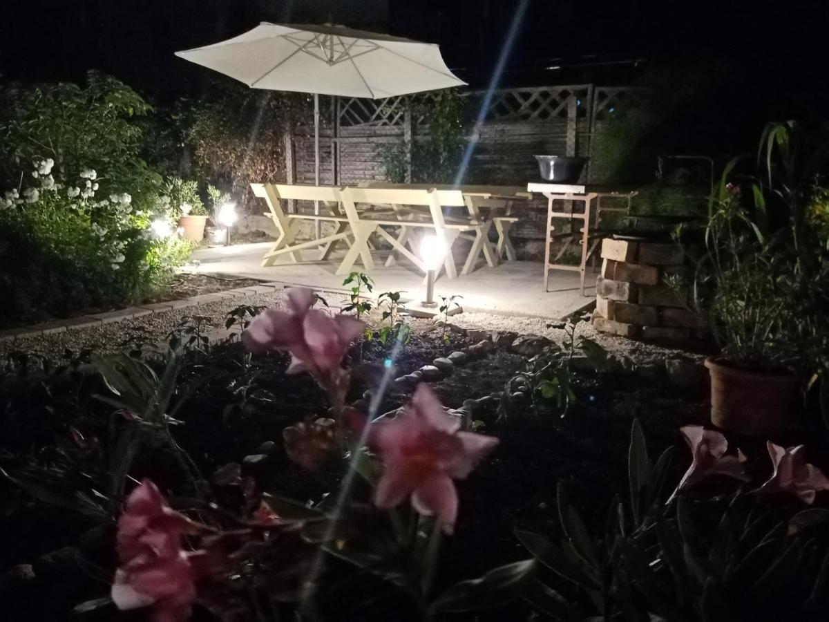 Jazmin-Szieszta Apartmanhaz Balatonfuered Buitenkant foto